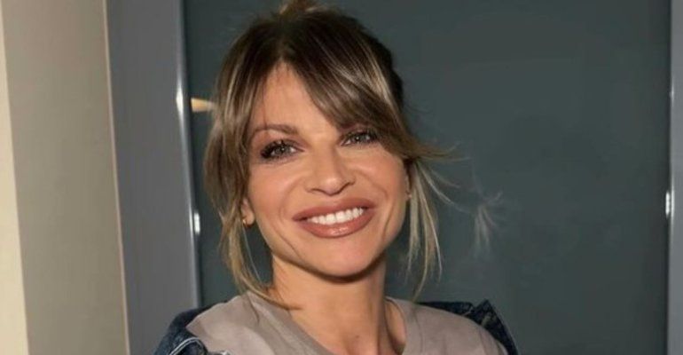 Alessandra Amoroso svela il dietro le quinte di Mezzo rotto, tormentone dell’estate 2024 – FOTO