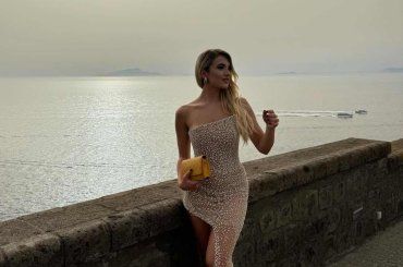 Chanel Totti incanta il web dietro le quinte del Battiti Live