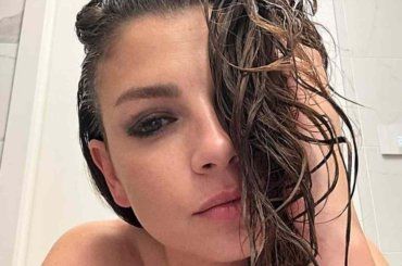 Emma Marrone esplosiva sul palco, ma i fan si dividono sul suo look – VIDEO