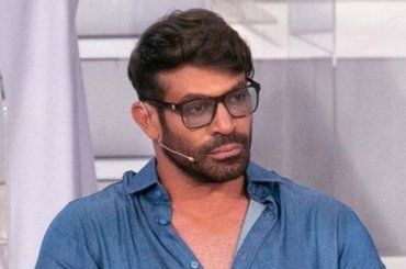 Gianni Sperti un fiume in piena a Verissimo: le sue parole su Barale e amore