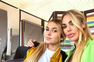 Ilary Blasi e Chanel Totti, due gocce d’acqua con il loro nuovo look