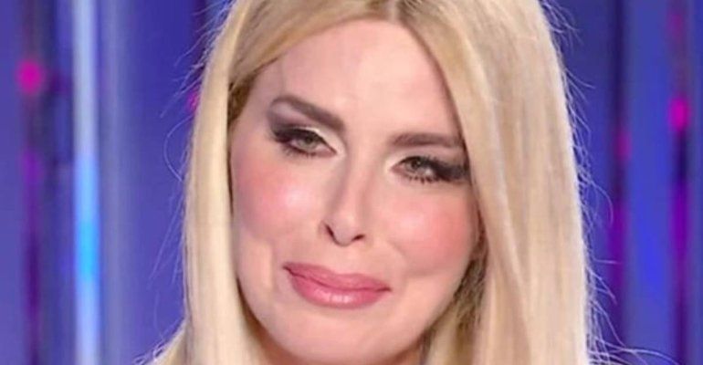 Loredana Lecciso, la dichiarazione d’amore entusiasma i social – FOTO