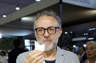 La provocazione di Bottura, la pizza napoletana replicabile con l’intelligenza artificiale