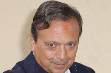 Piero Chiambretti senza freni: il conduttore Rai non si tiene (e è meraviglioso)