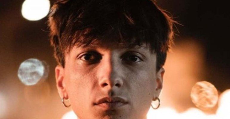 Pazzie per Ultimo: bloccato il traffico a Roma: la reazione della star – VIDEO