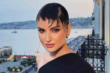 Arisa non è più single: la cantante paparazzata assieme al nuovo compagno – FOTO