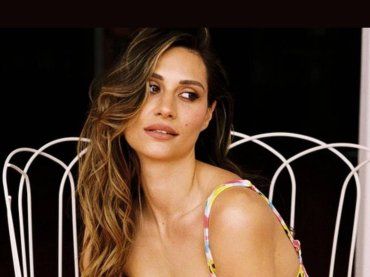 Beatrice Valli bellissima in costume, ma gli haters attaccano: “ti sta malissimo”