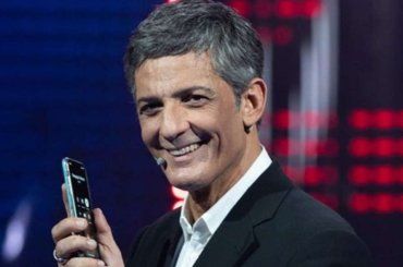 Fiorello e l’aneddoto sul primo amore: un appuntamento “tragico” – VIDEO