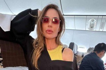 Ilary Blasi bellissima e radiosa in Grecia: vacanze da favola con il compagno – FOTO
