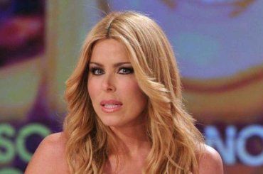 Loredana Lecciso su Albano Carrisi: “Avrei dovuto mettere dei paletti…”