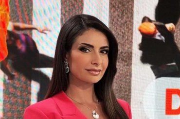 Monica Bertini, toccata e fuga al mare per la giornalista sportiva: fan incantati – FOTO