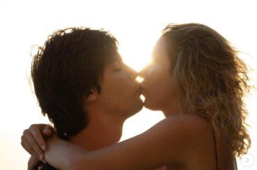 Lucrezia Lando e Lorenzo più innamorati che mai posano per un fotografo d’eccezione – FOTO