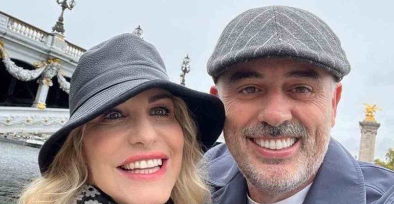 Antonella Clerici e Vittorio Garrone, vacanze francesi con tre ospiti d’eccezione: “non abbandonateli”