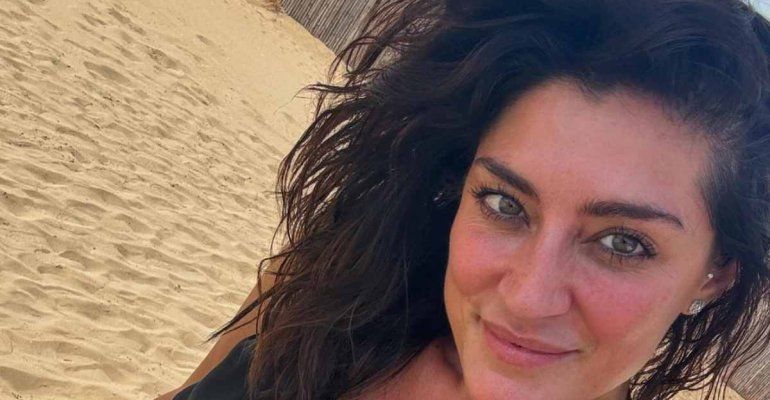 “Ultimi giorni di mare” Elisa Isoardi saluta l’estate
