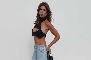 “Che canzone di questa Estate siete?” Elisabetta Canalis attira l’attenzione con una semplice domanda