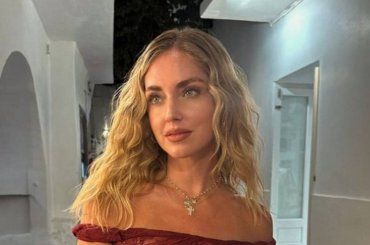 Chiara Ferragni in fuga da Milano: dopo la Grecia sbarca in Corsica – FOTO