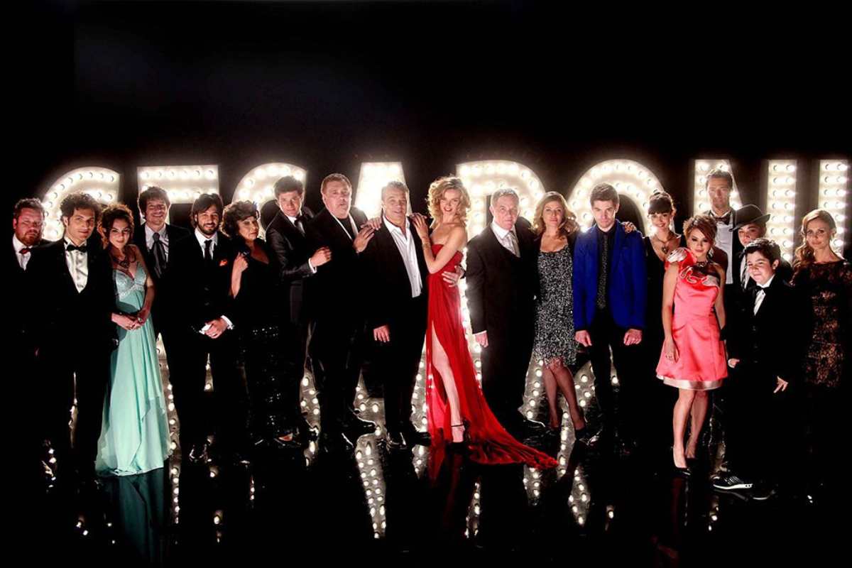 Il cast de I Cesaroni. Il cast de I Cesaroni.