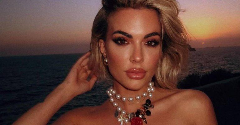 Ludovica Pagani a Mykons, il suo outfit è da capogiro