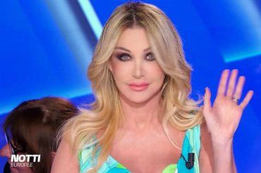 Paola Ferrari attacca Elodie e scoppia la polemica: «Lotta al patriarcato facendo vedere il Lato B? Scorretto, i valori sono altri»