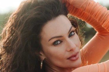 Paola Turani, “stagione” definitivamente aperta per l’influencer e modella – FOTO