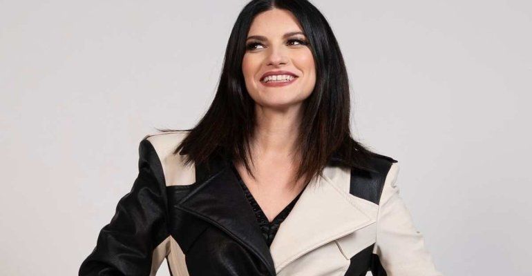 Laura Pausini in lacrime, ecco cos’è accaduto di fronte a Mara Venier e Pippo Baudo