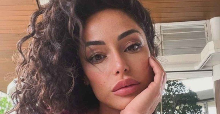 Raffaella Fico chiede aiuto: “Mi dite per favore come…” FOTO