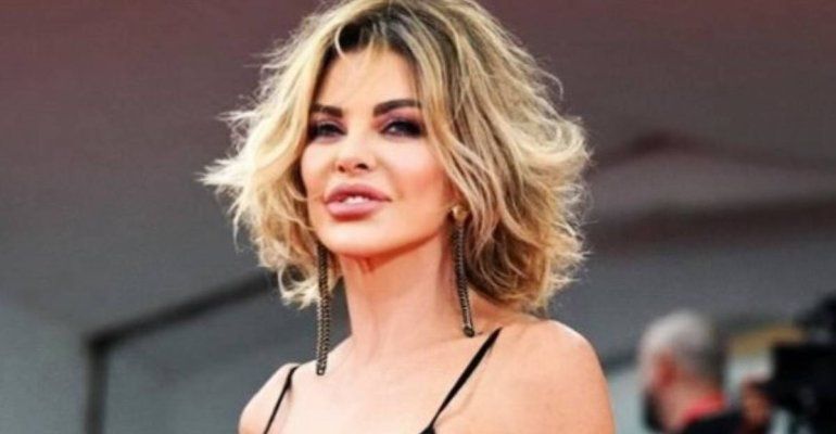 Alba Parietti spiazza i social con un look esplosivo: “Meglio essere invidiati che compatiti” – FOTO