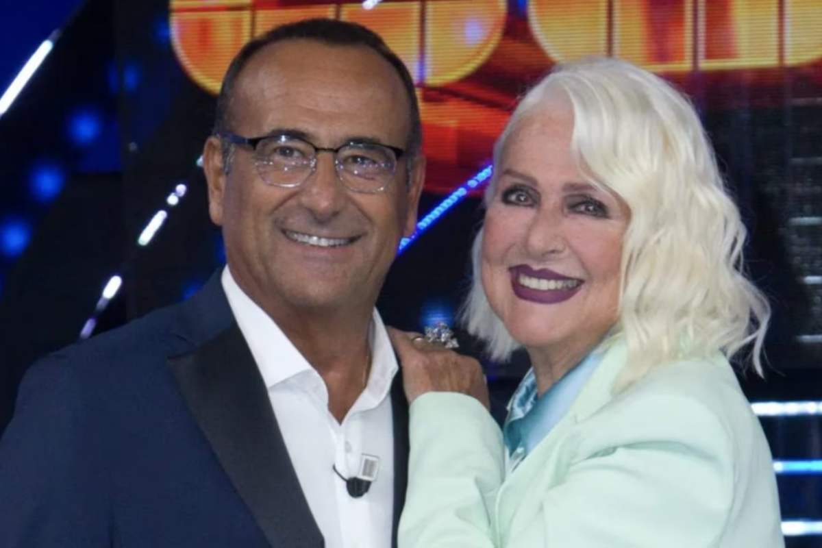 Loretta Goggi e Carlo Conti a Tale e Quale Show. Loretta Goggi e Carlo Conti a Tale e Quale Show.