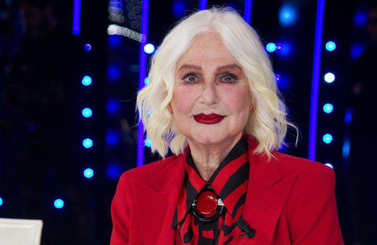 Loretta Goggi. Loretta Goggi.